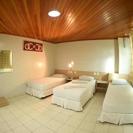 Swamy Hotel Крузейро до Сул Екстериор снимка