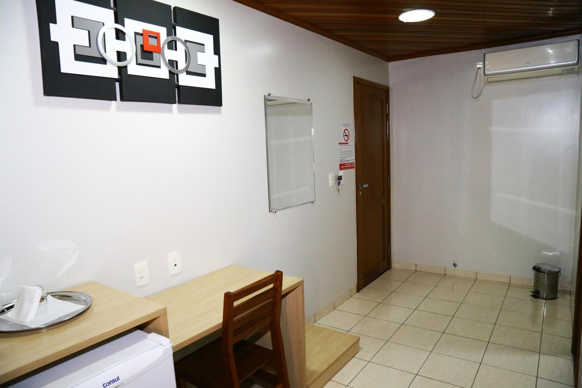 Swamy Hotel Крузейро до Сул Екстериор снимка