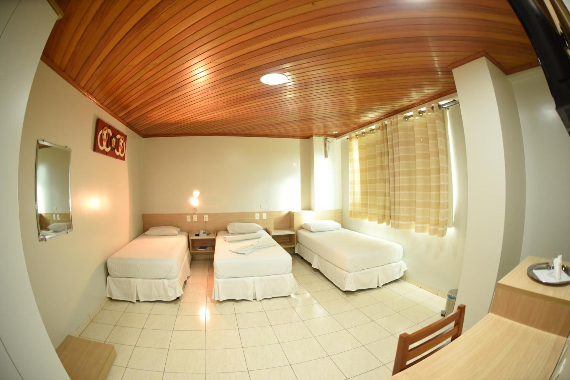 Swamy Hotel Крузейро до Сул Екстериор снимка