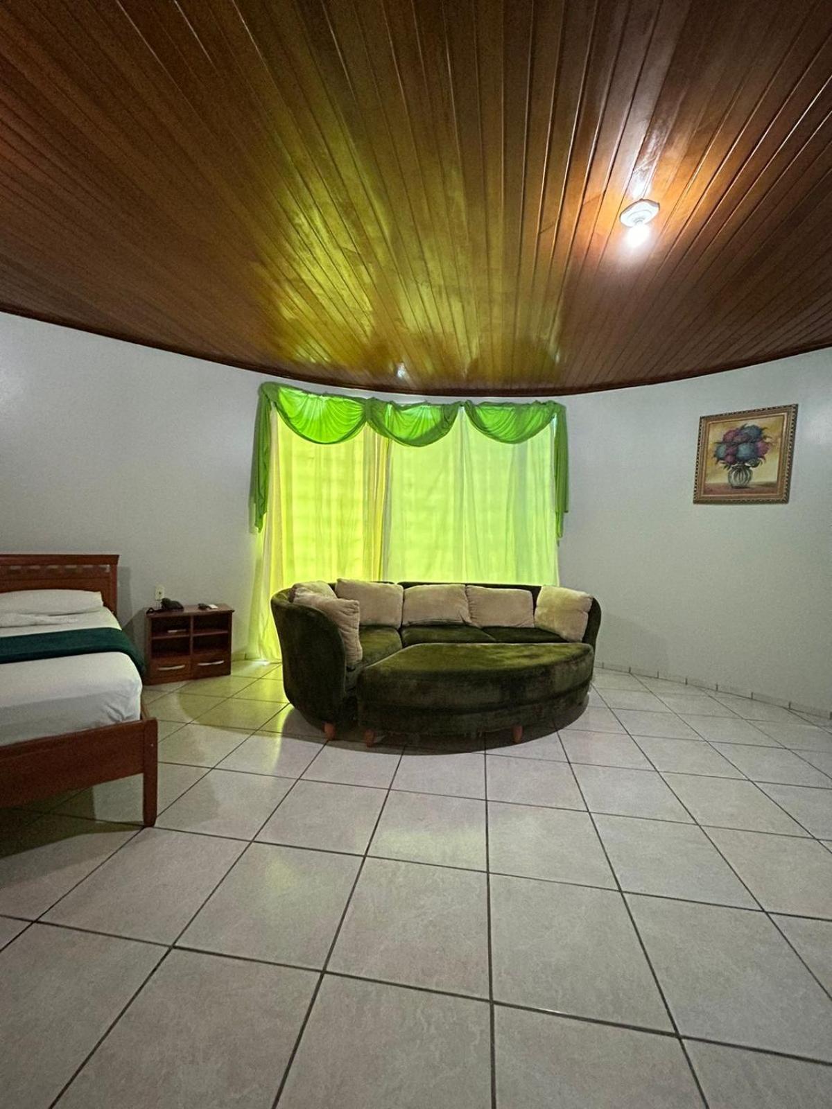 Swamy Hotel Крузейро до Сул Стая снимка
